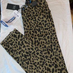 Mossimo Leopard print Skinny Jeans with tags.
